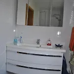 Gemuetliche Im Einfamilienhaus *