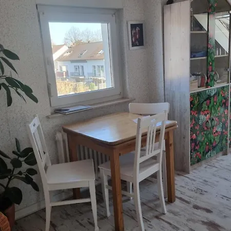 아파트 Gemuetliche Im Einfamilienhaus *