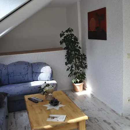 Gemuetliche Im Einfamilienhaus 아파트 *